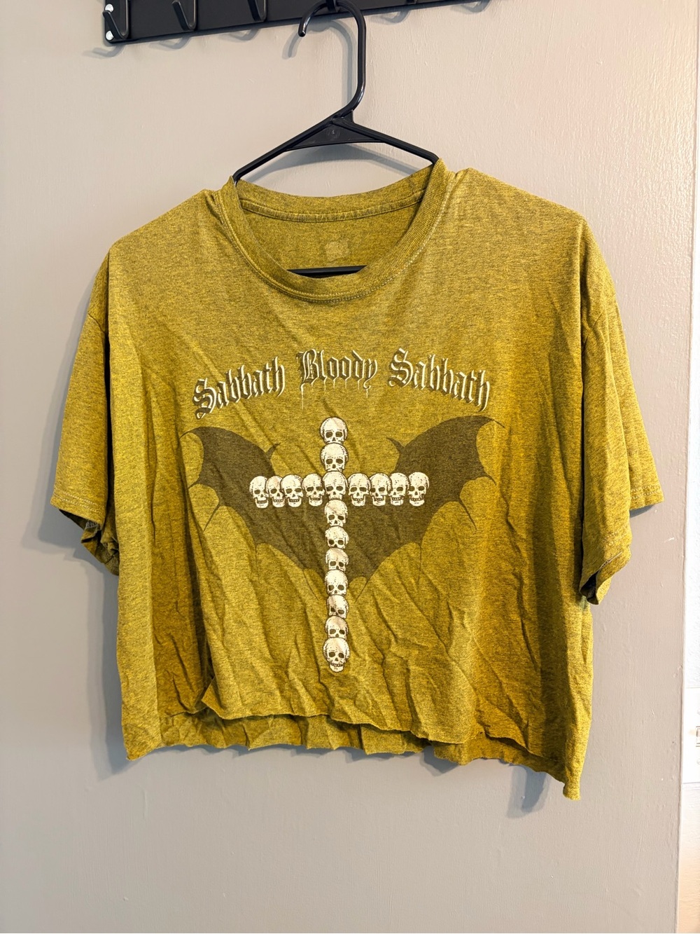 Black Sabbath green cropped band shirt
